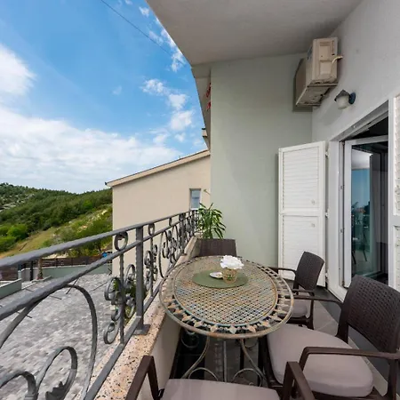 Tomic Apartman *