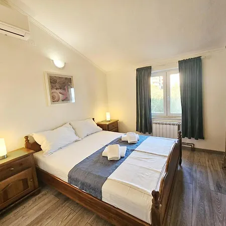 Tomic Apartment Makarska